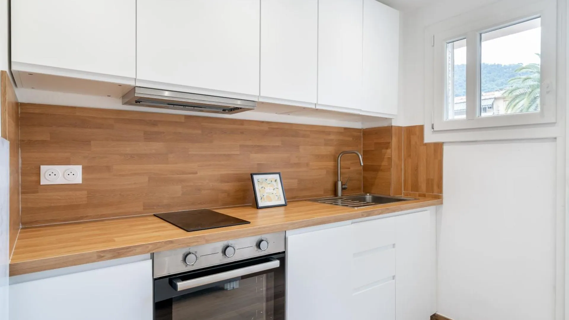 Modern Apartment, Steps From Tramway 니스 아파트