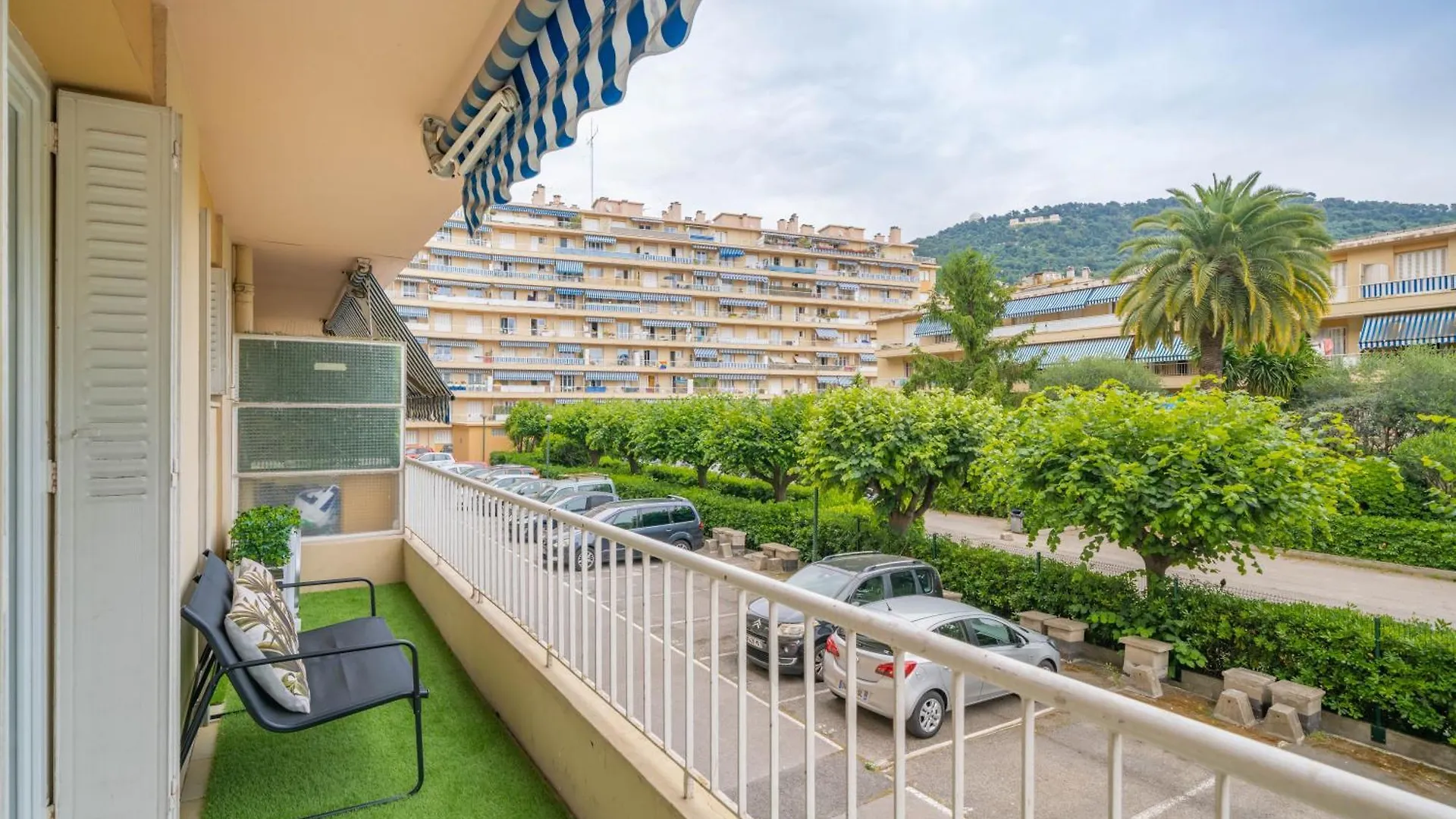Modern Apartment, Steps From Tramway 니스