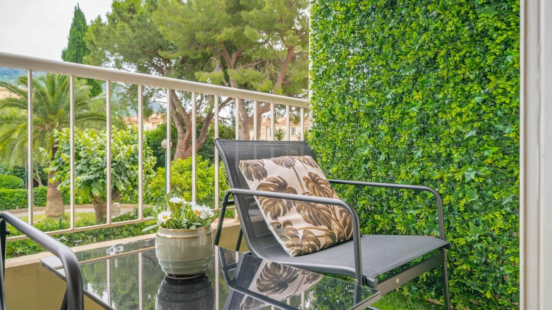 Modern Apartment, Steps From Tramway Nizza 0*,  Francia