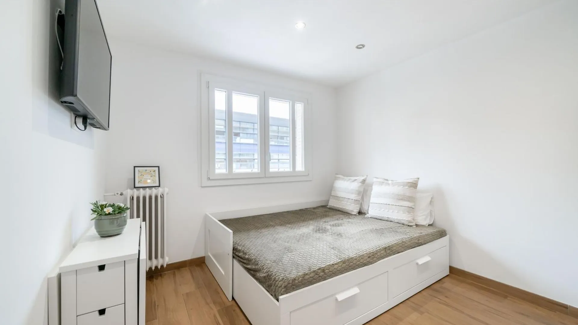 Modern Apartment, Steps From Tramway Nizza 0*,